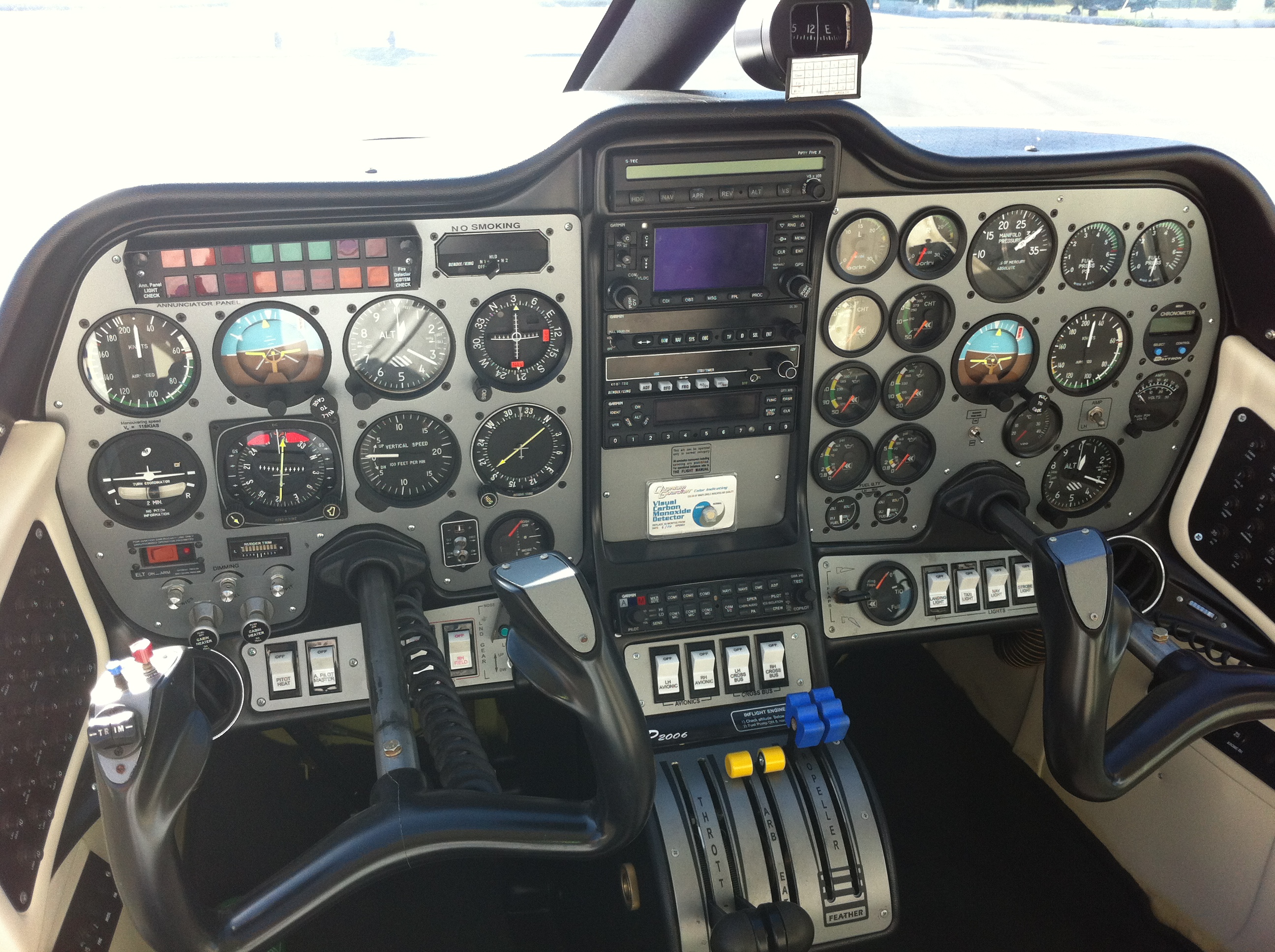 Tecnam-P-2006T-cockpit.jpg